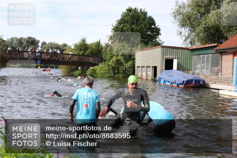 31.08.2025 - Elbe Triathlon Hamburg Luisa Fischer http://msf.ph/oto/8683595 31.08.2025 10:19:04 Schwimmen 1123, 1128, 1183, 1196 meine-sportfotos.de