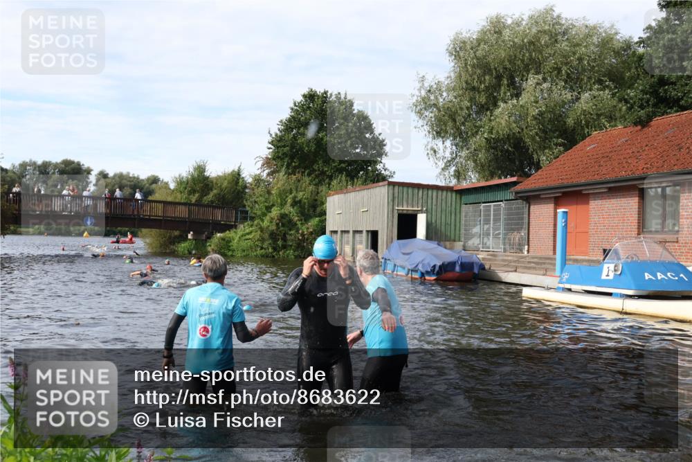 31.08.2025 - Elbe Triathlon Hamburg Luisa Fischer http://msf.ph/oto/8683622 31.08.2025 10:19:15 Schwimmen 1123, 1202 meine-sportfotos.de