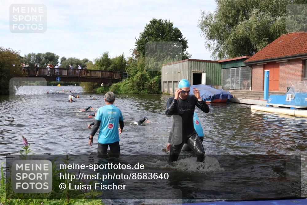 31.08.2025 - Elbe Triathlon Hamburg Luisa Fischer http://msf.ph/oto/8683640 31.08.2025 10:19:27 Schwimmen 1187, 1209 meine-sportfotos.de
