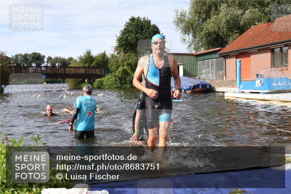 31.08.2025 - Elbe Triathlon Hamburg Luisa Fischer http://msf.ph/oto/8683751 31.08.2025 10:20:19 Schwimmen 1014, 1143, 1226 meine-sportfotos.de