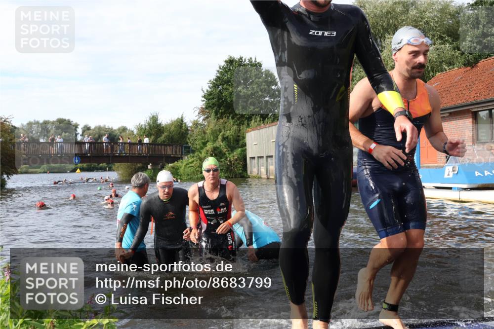 31.08.2025 - Elbe Triathlon Hamburg Luisa Fischer http://msf.ph/oto/8683799 31.08.2025 10:20:31 Schwimmen 1121, 1127, 1140, 1180, 1216, 1224 meine-sportfotos.de