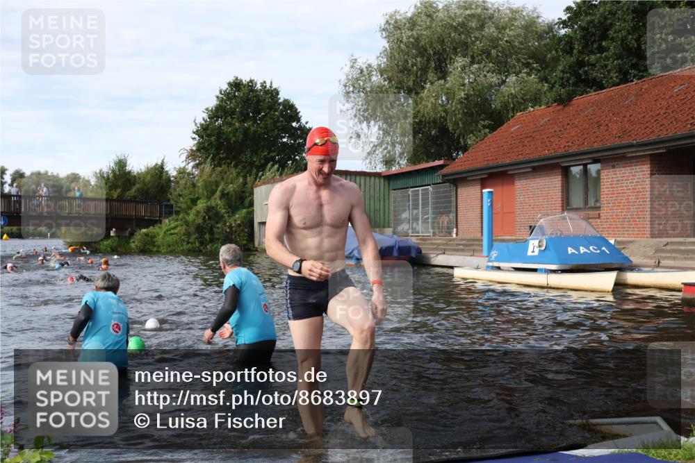 31.08.2025 - Elbe Triathlon Hamburg Luisa Fischer http://msf.ph/oto/8683897 31.08.2025 10:21:02 Schwimmen 1132, 1184, 1245 meine-sportfotos.de