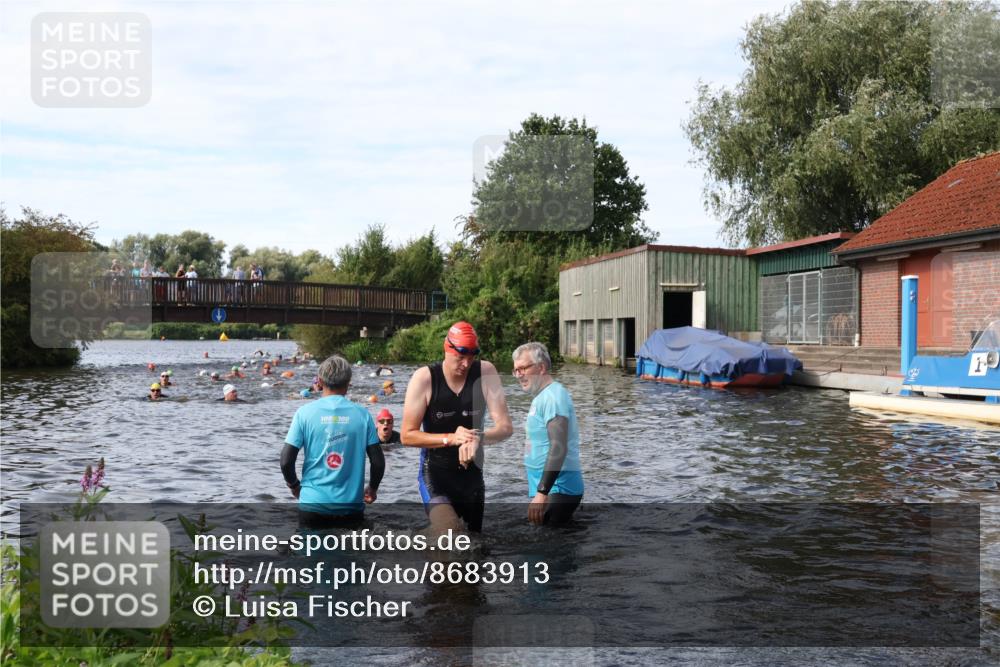 31.08.2025 - Elbe Triathlon Hamburg Luisa Fischer http://msf.ph/oto/8683913 31.08.2025 10:21:12 Schwimmen 1116, 1184 meine-sportfotos.de