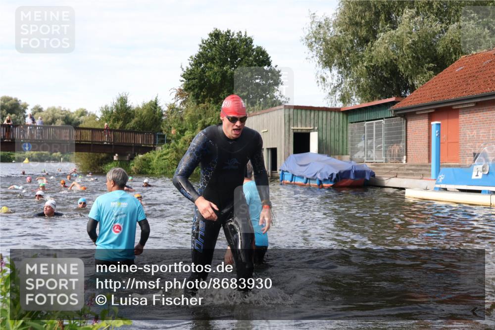 31.08.2025 - Elbe Triathlon Hamburg Luisa Fischer http://msf.ph/oto/8683930 31.08.2025 10:21:21 Schwimmen 1136 meine-sportfotos.de