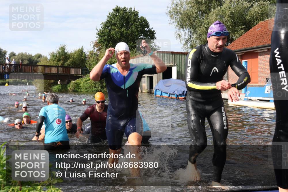 31.08.2025 - Elbe Triathlon Hamburg Luisa Fischer http://msf.ph/oto/8683980 31.08.2025 10:21:39 Schwimmen 1114, 1139, 1157, 1176, 1195, 1204, 1205, 1213, 1223, 1238, 1240 meine-sportfotos.de