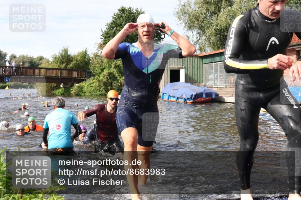 31.08.2025 - Elbe Triathlon Hamburg Luisa Fischer http://msf.ph/oto/8683983 31.08.2025 10:21:40 Schwimmen 1114, 1139, 1157, 1176, 1195, 1204, 1205, 1213, 1223, 1238, 1240 meine-sportfotos.de