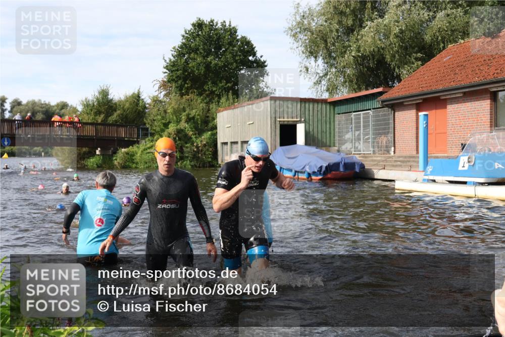 31.08.2025 - Elbe Triathlon Hamburg Luisa Fischer http://msf.ph/oto/8684054 31.08.2025 10:22:05 Schwimmen 1156, 1167, 1186, 1217, 1221, 1228, 1243 meine-sportfotos.de