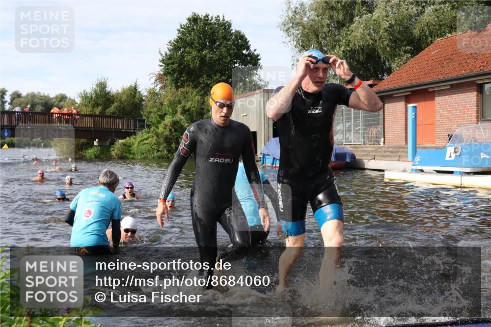 31.08.2025 - Elbe Triathlon Hamburg Luisa Fischer http://msf.ph/oto/8684060 31.08.2025 10:22:06 Schwimmen 1156, 1167, 1217, 1221, 1228, 1231, 1243 meine-sportfotos.de