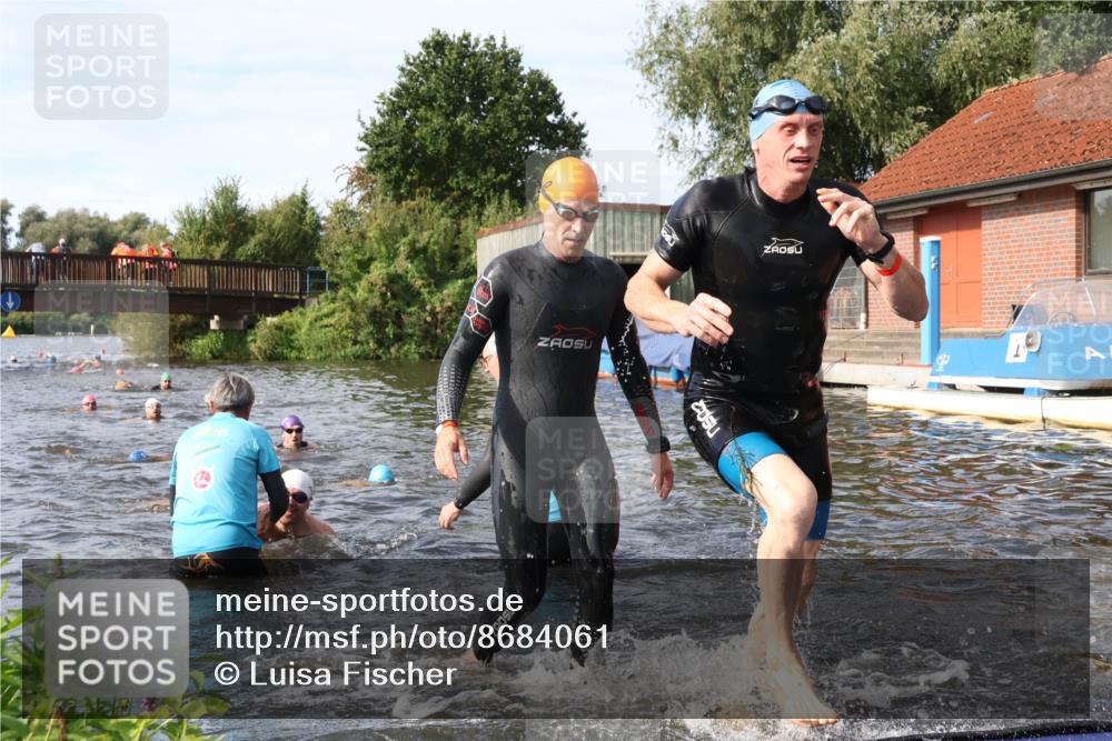 31.08.2025 - Elbe Triathlon Hamburg Luisa Fischer http://msf.ph/oto/8684061 31.08.2025 10:22:07 Schwimmen 1156, 1167, 1217, 1221, 1228, 1231, 1243 meine-sportfotos.de