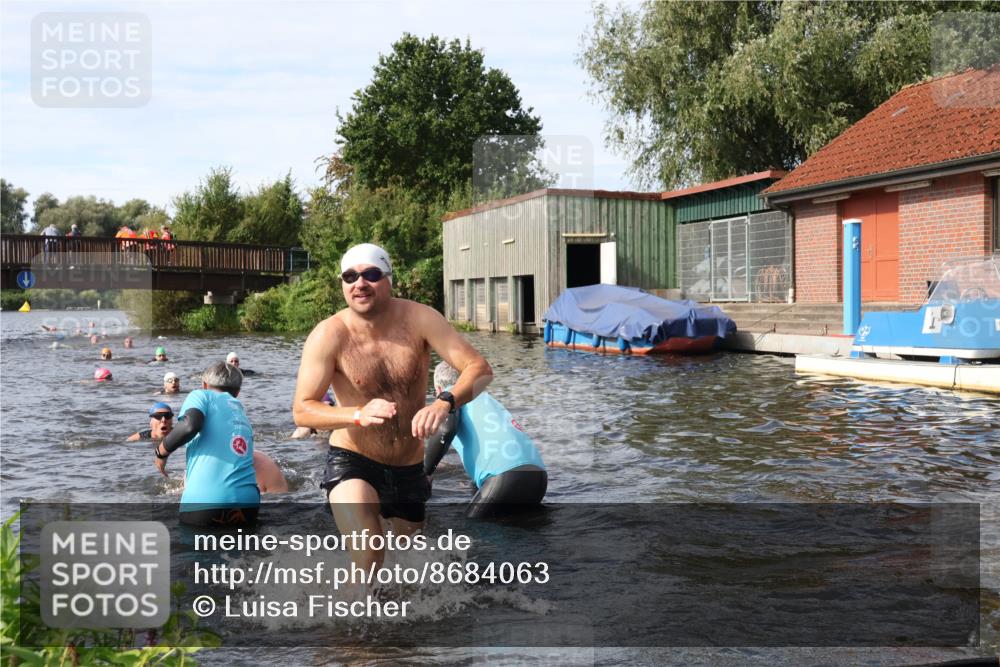 31.08.2025 - Elbe Triathlon Hamburg Luisa Fischer http://msf.ph/oto/8684063 31.08.2025 10:22:09 Schwimmen 1156, 1167, 1217, 1221, 1228, 1231, 1243 meine-sportfotos.de
