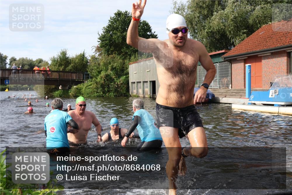 31.08.2025 - Elbe Triathlon Hamburg Luisa Fischer http://msf.ph/oto/8684068 31.08.2025 10:22:10 Schwimmen 1150, 1156, 1167, 1221, 1228, 1231, 1243 meine-sportfotos.de