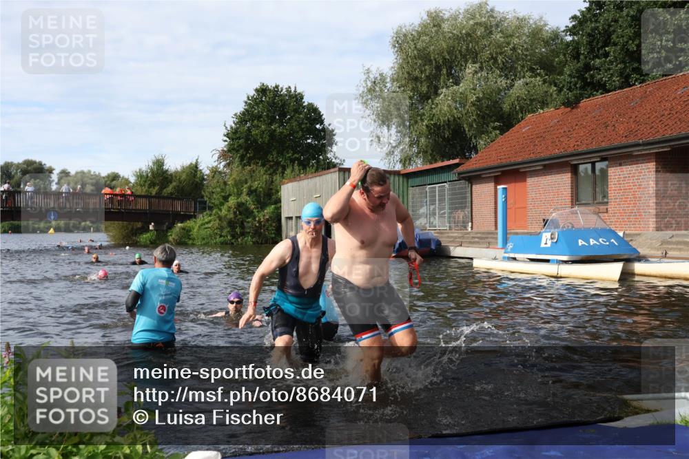 31.08.2025 - Elbe Triathlon Hamburg Luisa Fischer http://msf.ph/oto/8684071 31.08.2025 10:22:13 Schwimmen 1150, 1167, 1221, 1228, 1231, 1235 meine-sportfotos.de