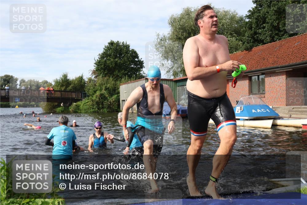 31.08.2025 - Elbe Triathlon Hamburg Luisa Fischer http://msf.ph/oto/8684078 31.08.2025 10:22:14 Schwimmen 1150, 1167, 1221, 1228, 1231, 1235 meine-sportfotos.de