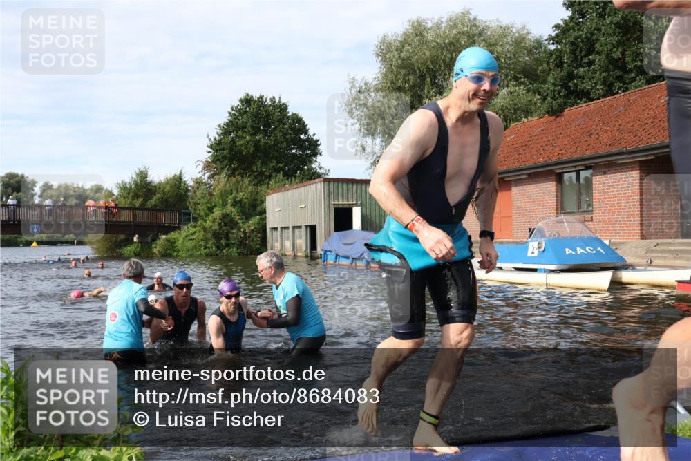 31.08.2025 - Elbe Triathlon Hamburg Luisa Fischer http://msf.ph/oto/8684083 31.08.2025 10:22:15 Schwimmen 1150, 1167, 1228, 1231, 1235 meine-sportfotos.de