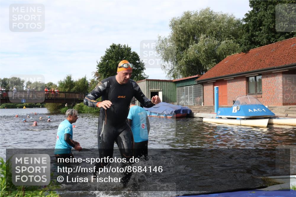 31.08.2025 - Elbe Triathlon Hamburg Luisa Fischer http://msf.ph/oto/8684146 31.08.2025 10:22:40 Schwimmen 1137, 1152 meine-sportfotos.de