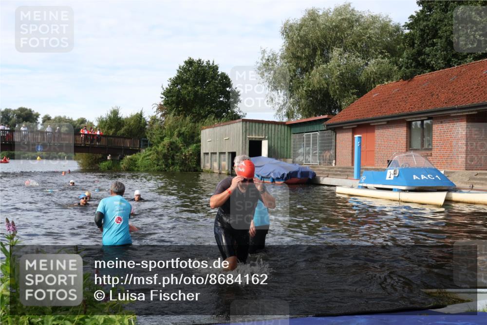 31.08.2025 - Elbe Triathlon Hamburg Luisa Fischer http://msf.ph/oto/8684162 31.08.2025 10:22:57 Schwimmen 1125, 1211, 1220, 1242 meine-sportfotos.de