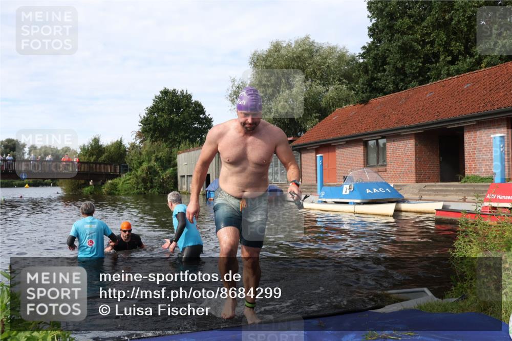 31.08.2025 - Elbe Triathlon Hamburg Luisa Fischer http://msf.ph/oto/8684299 31.08.2025 10:23:58 Schwimmen 1194, 1199 meine-sportfotos.de
