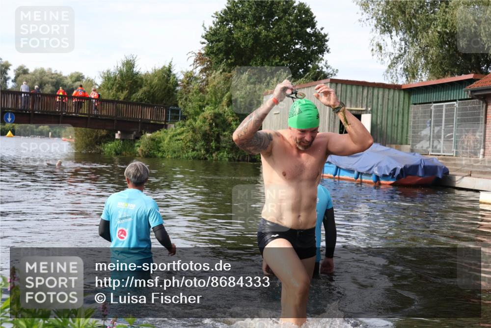 31.08.2025 - Elbe Triathlon Hamburg Luisa Fischer http://msf.ph/oto/8684333 31.08.2025 10:24:58 Schwimmen 1201 meine-sportfotos.de