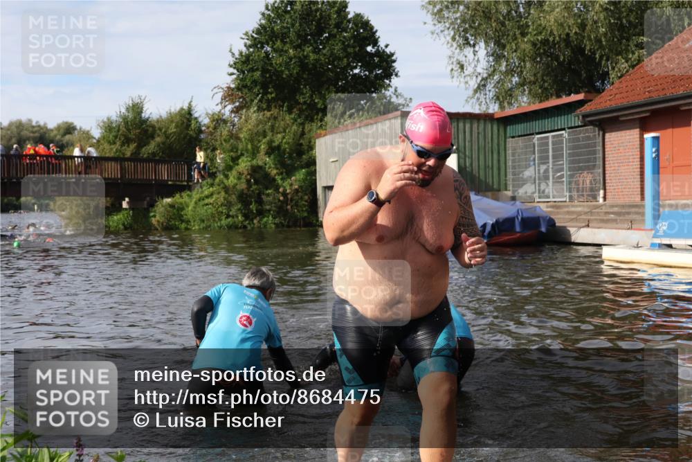 31.08.2025 - Elbe Triathlon Hamburg Luisa Fischer http://msf.ph/oto/8684475 31.08.2025 10:28:41 Schwimmen 1172, 1272 meine-sportfotos.de