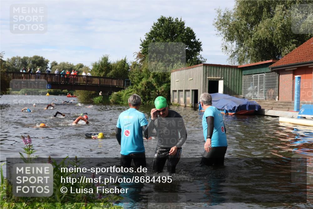 31.08.2025 - Elbe Triathlon Hamburg Luisa Fischer http://msf.ph/oto/8684495 31.08.2025 10:29:13 Schwimmen 1161, 1258, 1298 meine-sportfotos.de
