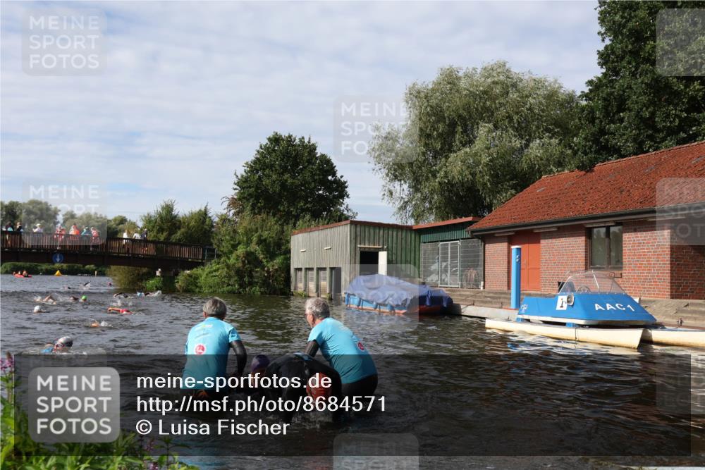 31.08.2025 - Elbe Triathlon Hamburg Luisa Fischer http://msf.ph/oto/8684571 31.08.2025 10:29:30 Schwimmen 772, 1248, 1265, 1274, 1286, 1301 meine-sportfotos.de