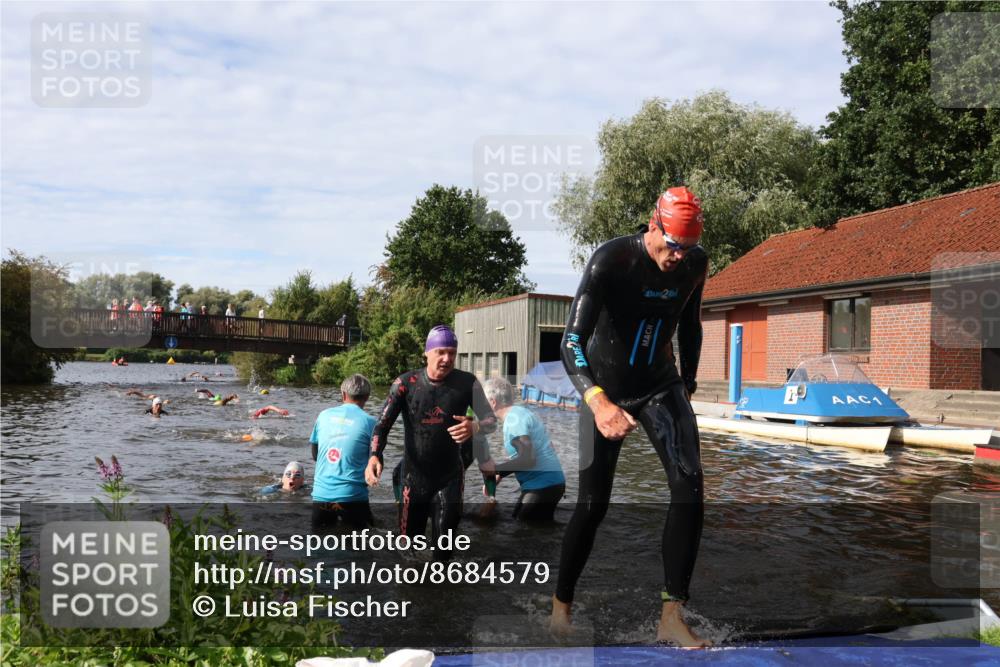 31.08.2025 - Elbe Triathlon Hamburg Luisa Fischer http://msf.ph/oto/8684579 31.08.2025 10:29:34 Schwimmen 772, 1265, 1274, 1301 meine-sportfotos.de