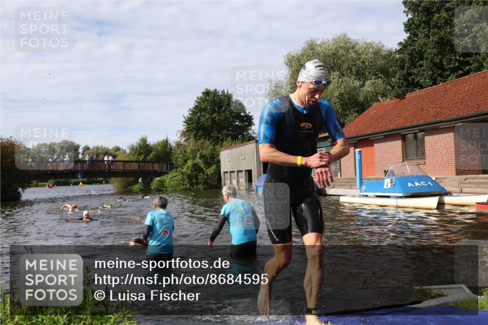31.08.2025 - Elbe Triathlon Hamburg Luisa Fischer http://msf.ph/oto/8684595 31.08.2025 10:29:40 Schwimmen 772, 1265, 1274, 1297 meine-sportfotos.de