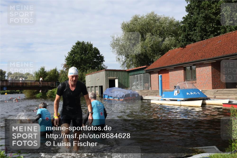 31.08.2025 - Elbe Triathlon Hamburg Luisa Fischer http://msf.ph/oto/8684628 31.08.2025 10:29:54 Schwimmen 1255, 1273, 1281, 1312 meine-sportfotos.de