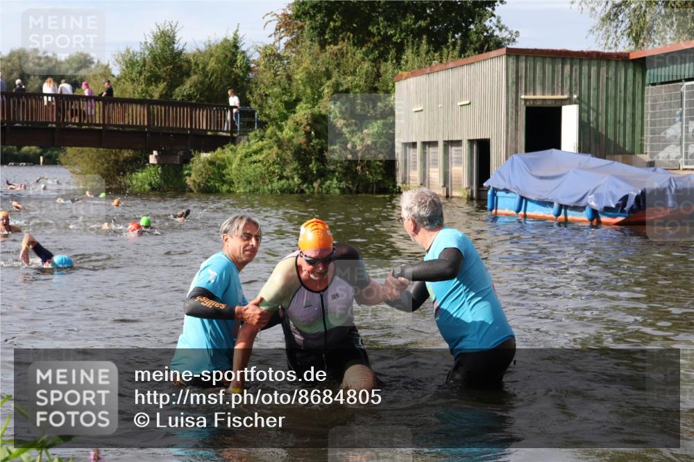 31.08.2025 - Elbe Triathlon Hamburg Luisa Fischer http://msf.ph/oto/8684805 31.08.2025 10:31:27 Schwimmen 1307, 1344 meine-sportfotos.de