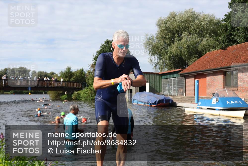 31.08.2025 - Elbe Triathlon Hamburg Luisa Fischer http://msf.ph/oto/8684832 31.08.2025 10:31:43 Schwimmen 1292, 1310 meine-sportfotos.de