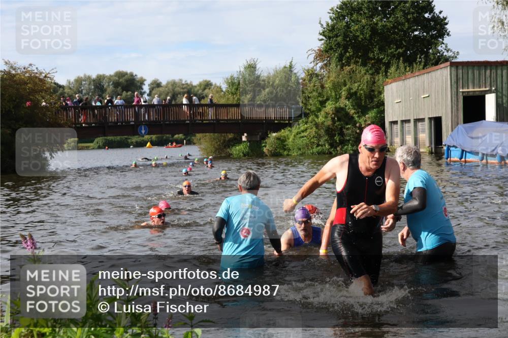 31.08.2025 - Elbe Triathlon Hamburg Luisa Fischer http://msf.ph/oto/8684987 31.08.2025 10:32:45 Schwimmen 1314, 1318, 1320, 1322, 1335 meine-sportfotos.de