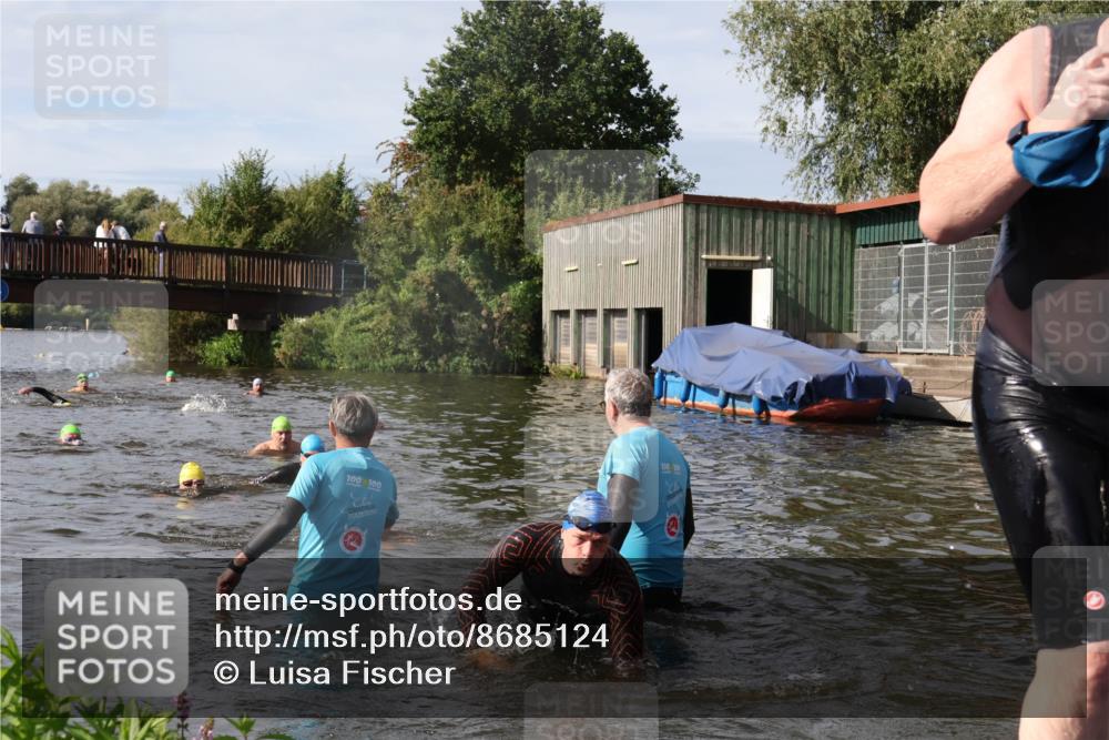 31.08.2025 - Elbe Triathlon Hamburg Luisa Fischer http://msf.ph/oto/8685124 31.08.2025 10:33:31 Schwimmen 1259, 1268, 1270, 1308, 1325 meine-sportfotos.de