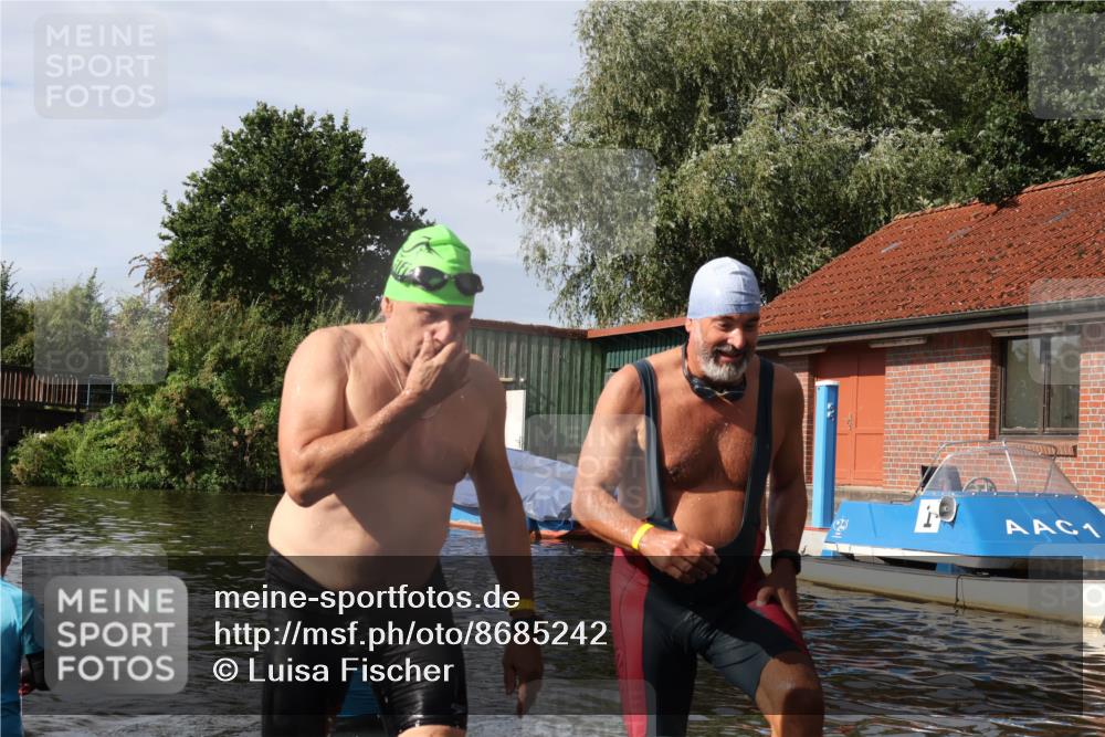 31.08.2025 - Elbe Triathlon Hamburg Luisa Fischer http://msf.ph/oto/8685242 31.08.2025 10:34:16 Schwimmen 1290, 1342 meine-sportfotos.de