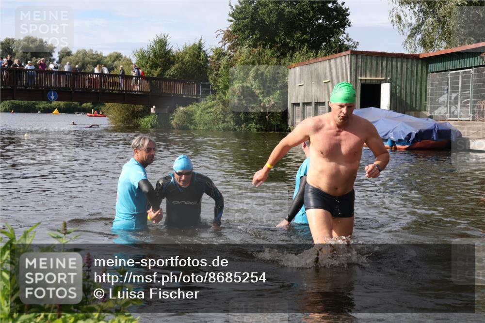 31.08.2025 - Elbe Triathlon Hamburg Luisa Fischer http://msf.ph/oto/8685254 31.08.2025 10:34:24 Schwimmen 1276, 1339 meine-sportfotos.de