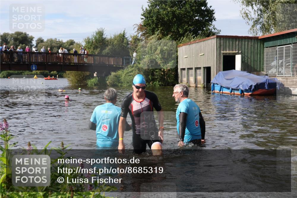 31.08.2025 - Elbe Triathlon Hamburg Luisa Fischer http://msf.ph/oto/8685319 31.08.2025 10:35:20 Schwimmen 1294, 1333 meine-sportfotos.de