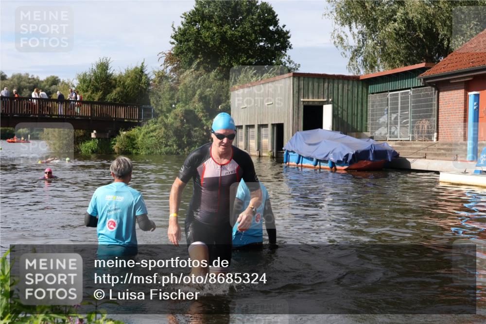 31.08.2025 - Elbe Triathlon Hamburg Luisa Fischer http://msf.ph/oto/8685324 31.08.2025 10:35:21 Schwimmen 1294, 1333 meine-sportfotos.de