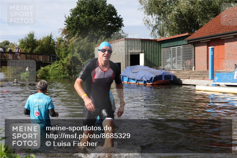 31.08.2025 - Elbe Triathlon Hamburg Luisa Fischer http://msf.ph/oto/8685329 31.08.2025 10:35:22 Schwimmen 1294, 1333 meine-sportfotos.de