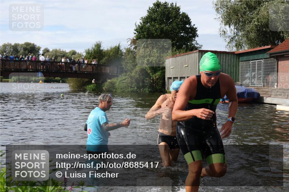 31.08.2025 - Elbe Triathlon Hamburg Luisa Fischer http://msf.ph/oto/8685417 31.08.2025 10:37:32 Schwimmen 1309, 1341, 1439 meine-sportfotos.de