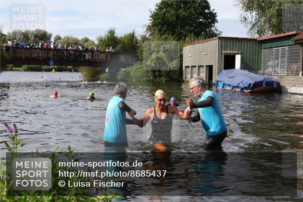 31.08.2025 - Elbe Triathlon Hamburg Luisa Fischer http://msf.ph/oto/8685437 31.08.2025 10:38:07 Schwimmen 1480 meine-sportfotos.de