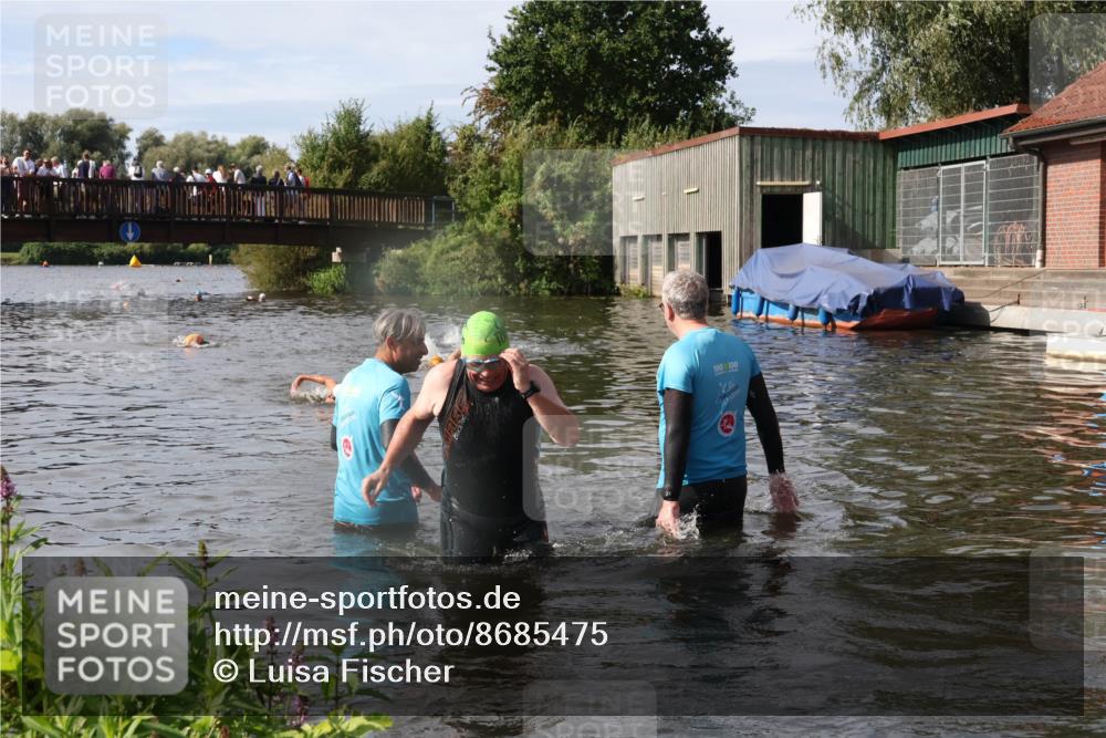 31.08.2025 - Elbe Triathlon Hamburg Luisa Fischer http://msf.ph/oto/8685475 31.08.2025 10:38:32 Schwimmen 1285, 1324 meine-sportfotos.de