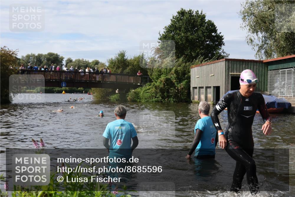 31.08.2025 - Elbe Triathlon Hamburg Luisa Fischer http://msf.ph/oto/8685596 31.08.2025 10:39:33 Schwimmen 1448 meine-sportfotos.de