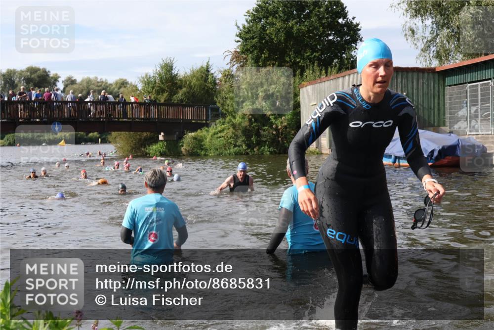 31.08.2025 - Elbe Triathlon Hamburg Luisa Fischer http://msf.ph/oto/8685831 31.08.2025 10:41:28 Schwimmen 1404, 1429, 1465 meine-sportfotos.de