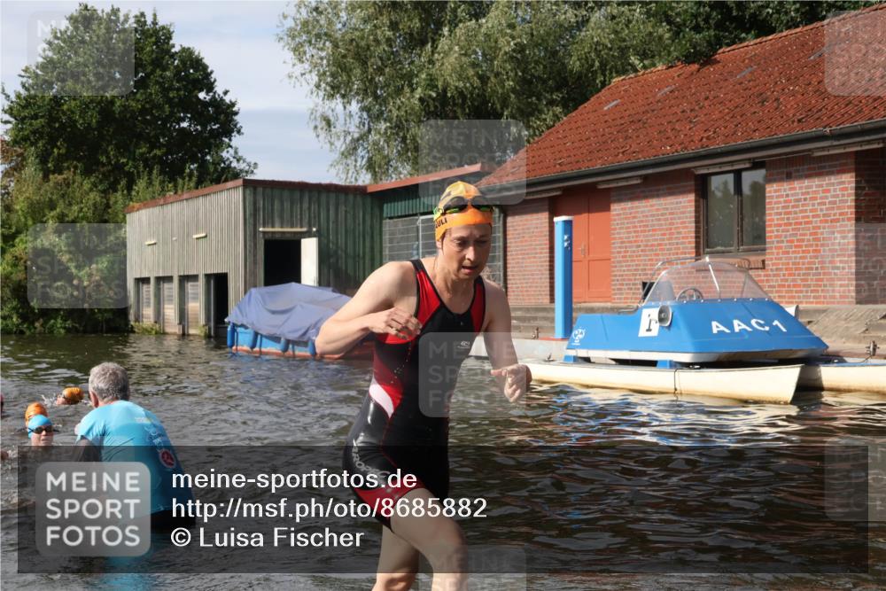 31.08.2025 - Elbe Triathlon Hamburg Luisa Fischer http://msf.ph/oto/8685882 31.08.2025 10:41:52 Schwimmen 1345, 1370, 1375, 1381, 1393, 1442, 1449, 1484, 1487 meine-sportfotos.de