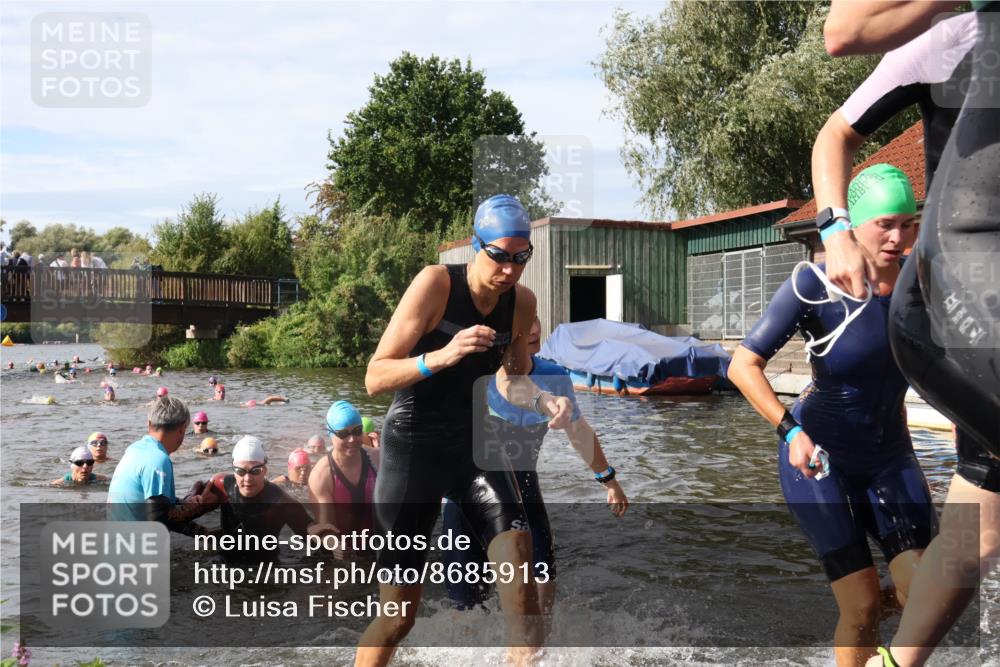 31.08.2025 - Elbe Triathlon Hamburg Luisa Fischer http://msf.ph/oto/8685913 31.08.2025 10:42:01 Schwimmen 1365, 1375, 1381, 1382, 1393, 1395, 1413, 1428, 1450, 1484, 1487, 1498 meine-sportfotos.de