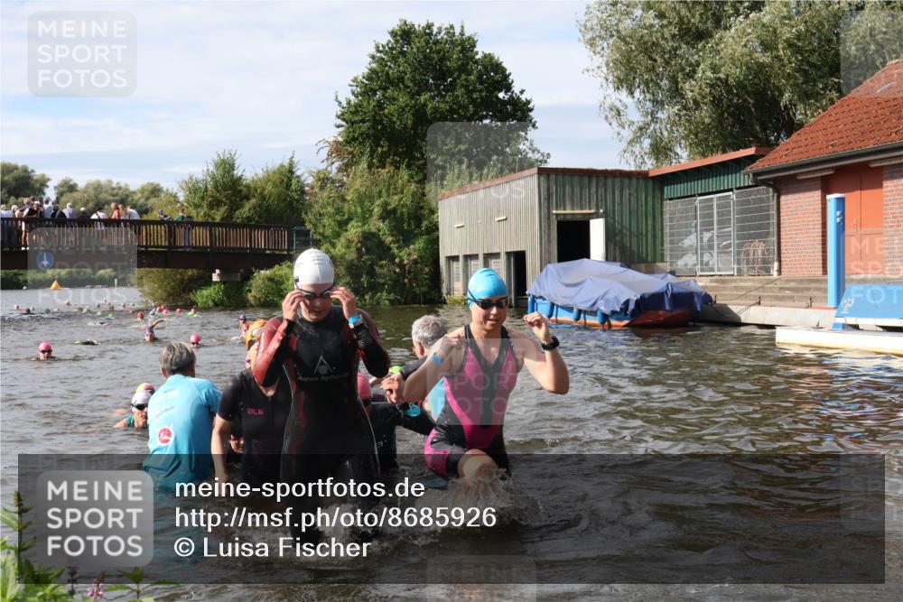 31.08.2025 - Elbe Triathlon Hamburg Luisa Fischer http://msf.ph/oto/8685926 31.08.2025 10:42:04 Schwimmen 1365, 1381, 1382, 1393, 1395, 1411, 1413, 1416, 1425, 1428, 1433, 1450, 1484, 1487, 1498 meine-sportfotos.de