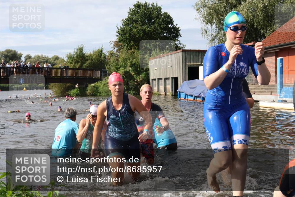 31.08.2025 - Elbe Triathlon Hamburg Luisa Fischer http://msf.ph/oto/8685957 31.08.2025 10:42:10 Schwimmen 1357, 1382, 1395, 1407, 1410, 1411, 1413, 1416, 1425, 1428, 1433, 1436, 1450, 1498 meine-sportfotos.de