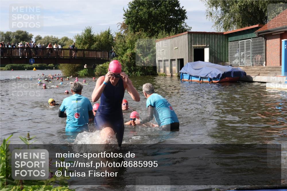 31.08.2025 - Elbe Triathlon Hamburg Luisa Fischer http://msf.ph/oto/8685995 31.08.2025 10:42:23 Schwimmen 1398, 1400, 1422, 1436, 1458 meine-sportfotos.de