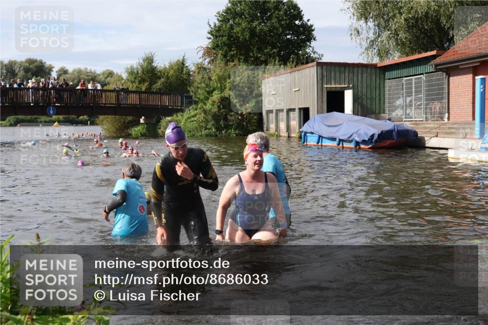 31.08.2025 - Elbe Triathlon Hamburg Luisa Fischer http://msf.ph/oto/8686033 31.08.2025 10:42:31 Schwimmen 1398, 1399, 1400, 1458, 1495 meine-sportfotos.de