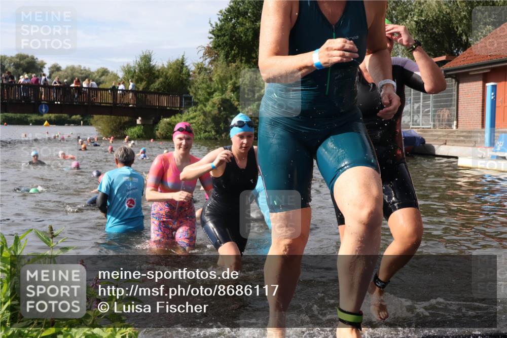31.08.2025 - Elbe Triathlon Hamburg Luisa Fischer http://msf.ph/oto/8686117 31.08.2025 10:43:00 Schwimmen 1358, 1366, 1383, 1394, 1414, 1435, 1474, 1481 meine-sportfotos.de