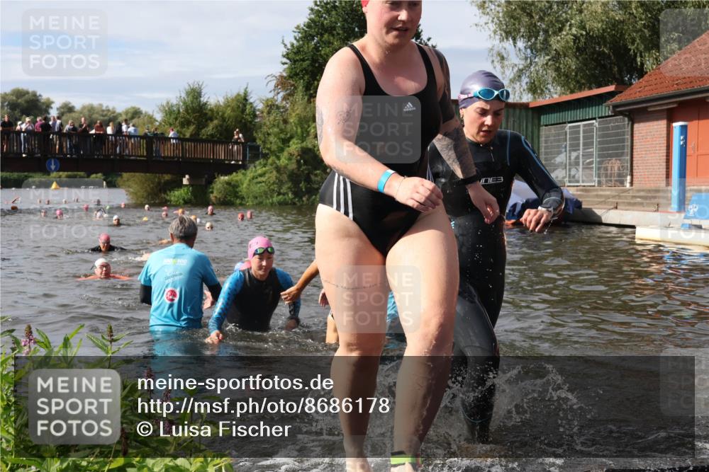 31.08.2025 - Elbe Triathlon Hamburg Luisa Fischer http://msf.ph/oto/8686178 31.08.2025 10:43:17 Schwimmen 1346, 1347, 1349, 1374, 1380, 1409, 1431, 1462, 1493 meine-sportfotos.de